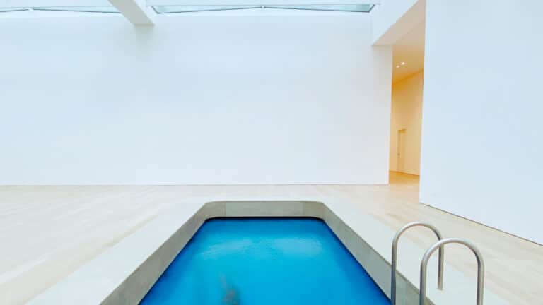 Découvrez le luxe et le confort : louez un hébergement avec piscine intérieure dès maintenant !